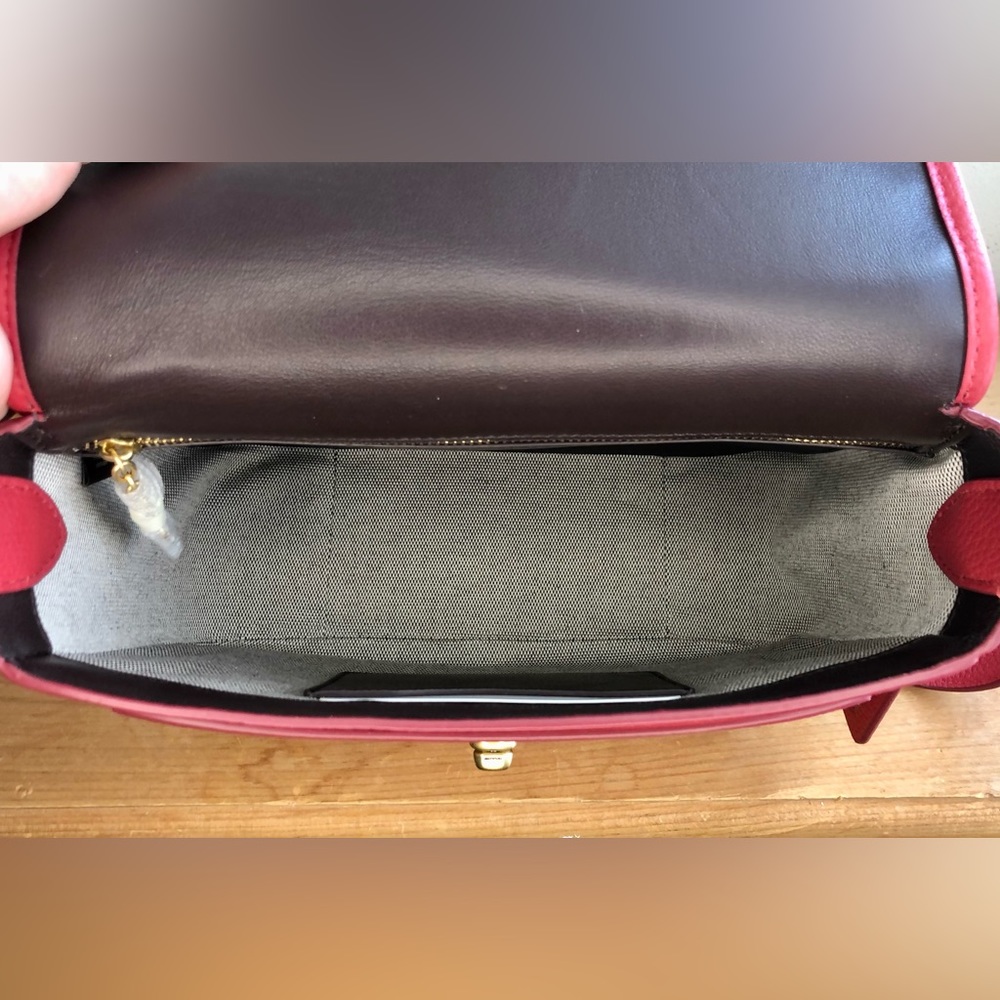 S⭕️LD‼️New Coach Pebbled Leather Rambler Red Apple - Picture 6 of 8